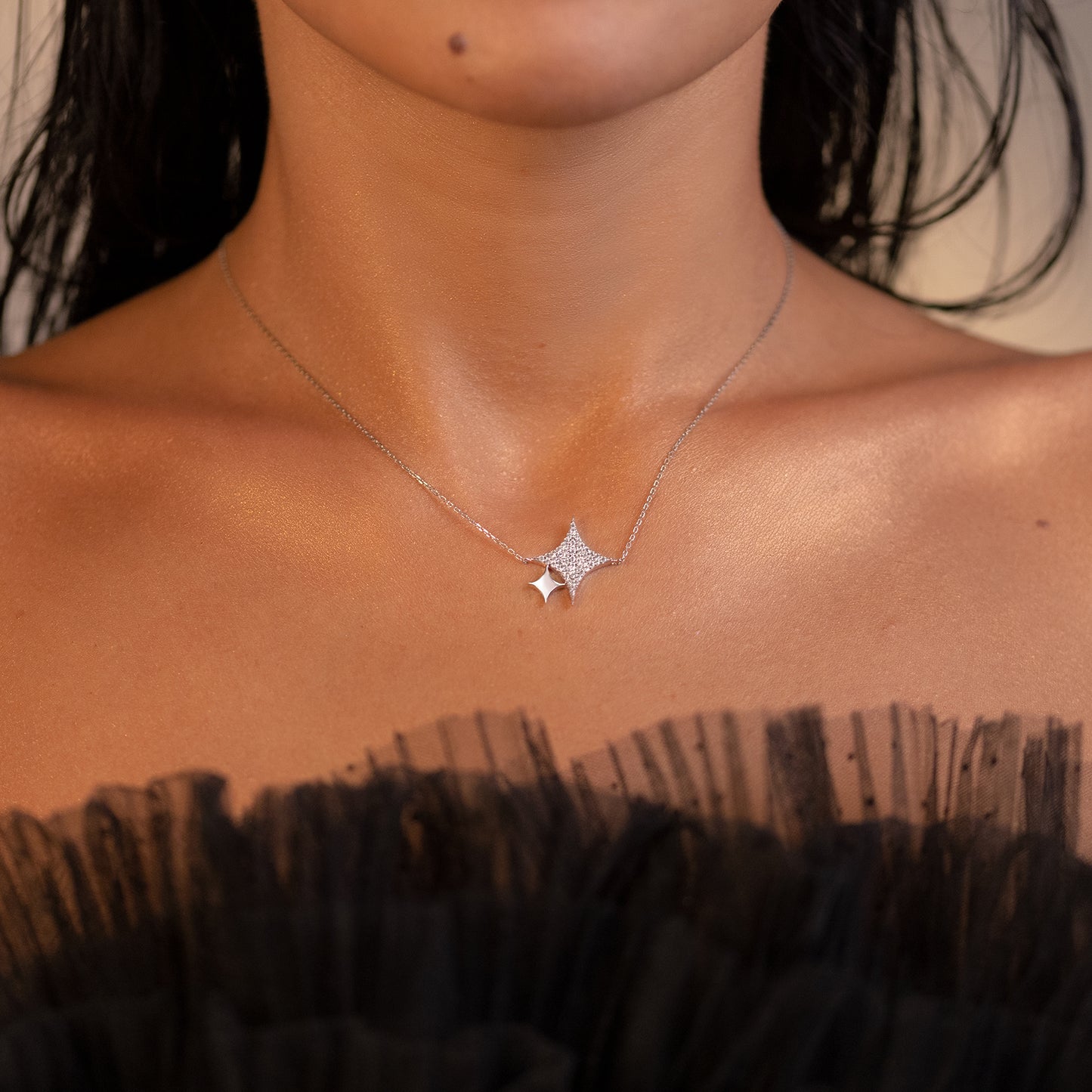 Sparkle necklace, model front view